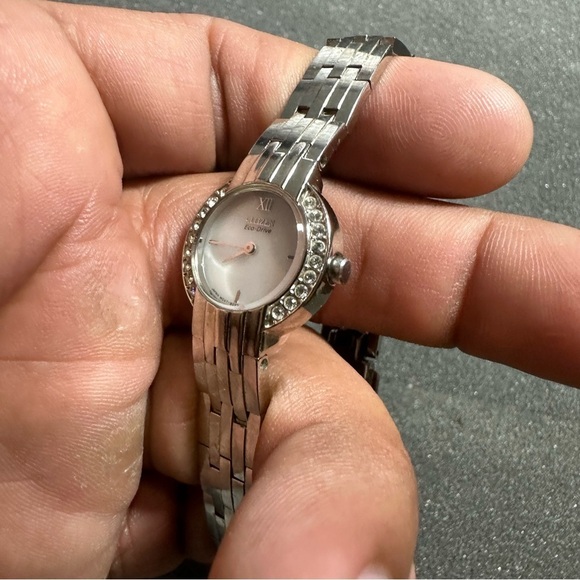 Citizen Eco-Drive Watch Women Silver Tone Pave B023-S001587  For Parts/Repair - Picture 5 of 11